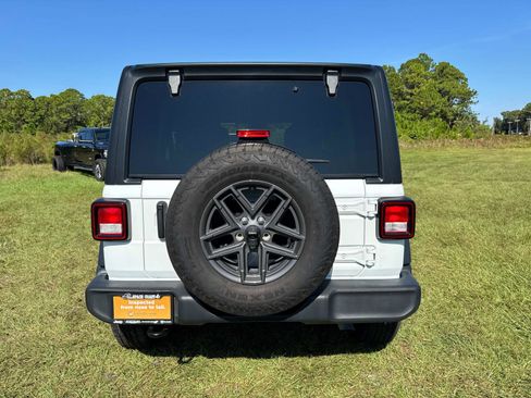 Certified 2024 Jeep Wrangler Sport S image 4