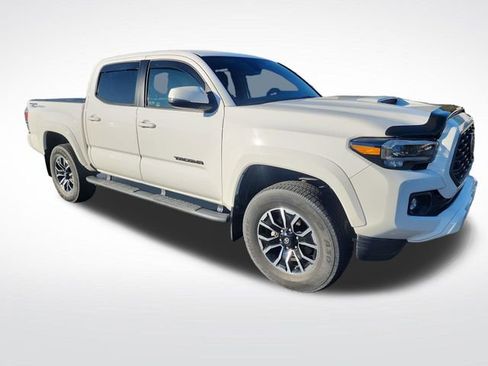 Used 2020 Toyota Tacoma TRD Sport w/ Technology Package image 9