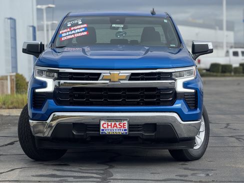 Used 2022 Chevrolet Silverado 1500 LT image 2