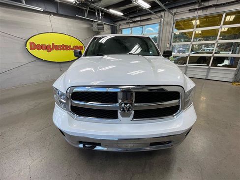 Used 2018 RAM 1500 Classic SLT w/ Protection Group AWD/4WD image 9