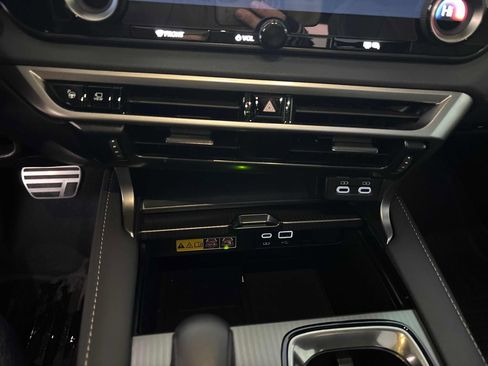 Used 2024 Lexus RX 500h F Sport image 25