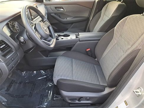 Used 2023 Nissan Rogue SV image 17