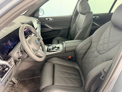 New 2026 BMW X5 xDrive40i w/ M Sport Package AWD/4WD image 5