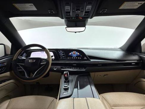 Used 2021 Cadillac Escalade ESV Premium Luxury AWD/4WD image 26