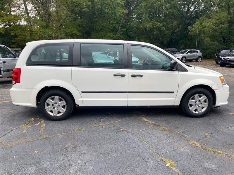 Used 2013 Dodge Grand Caravan American Value Package w/ UConnect Hands-Free Group FWD image 4