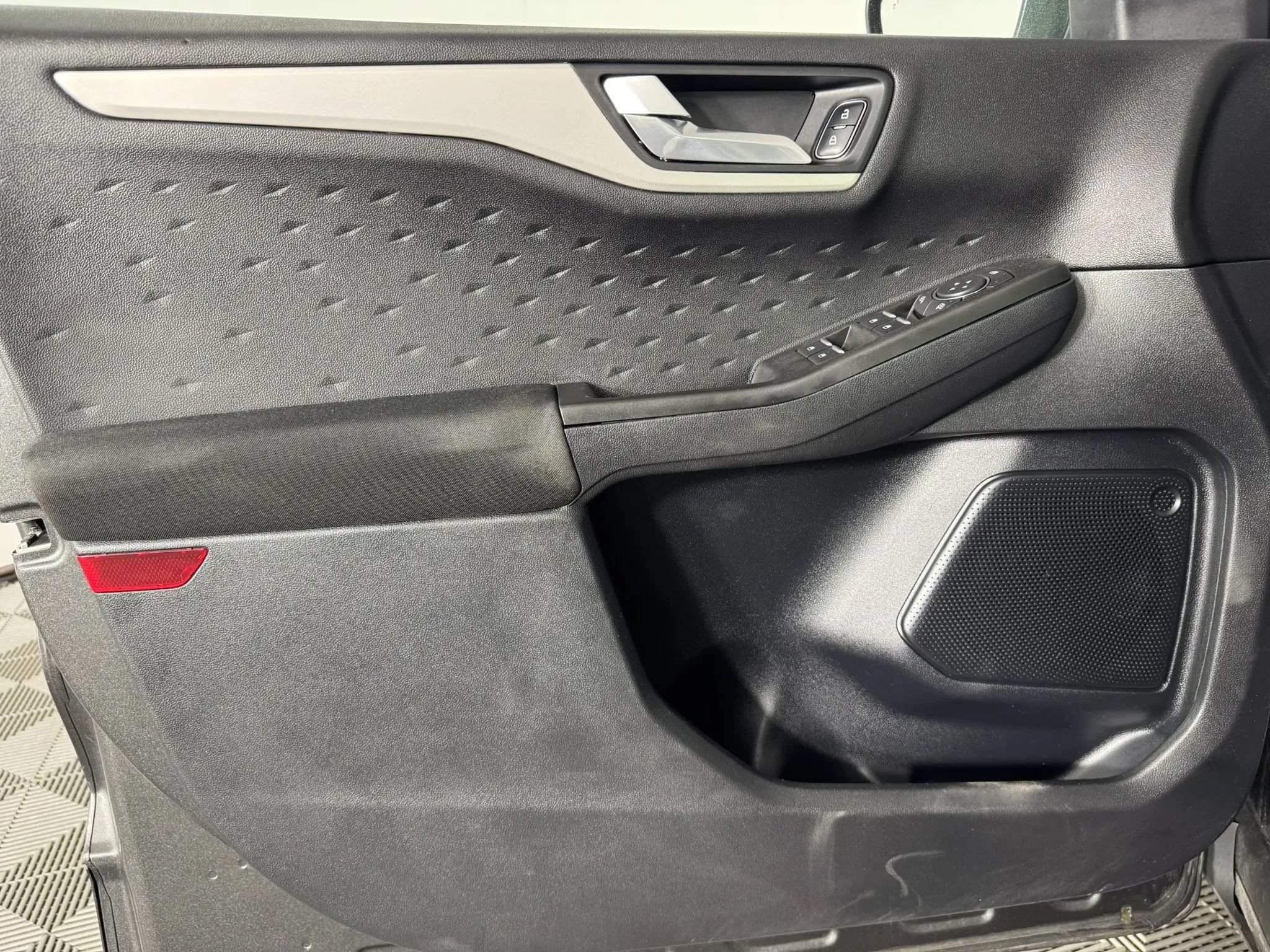 Used 2020 Ford Escape SE AWD/4WD image 37