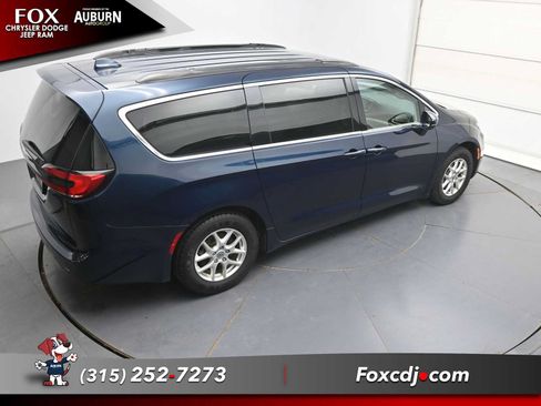 Used 2022 Chrysler Pacifica Touring-L FWD image 32