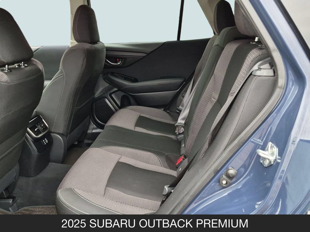 Used 2025 Subaru Outback Premium AWD/4WD image 16