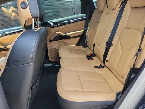 Used 2014 Porsche Cayenne AWD/4WD image 21