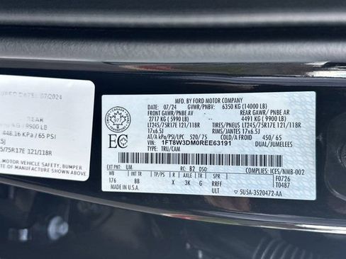 Used 2024 Ford F350 Platinum image 38