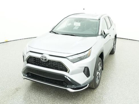New 2025 Toyota RAV4 SE image 5