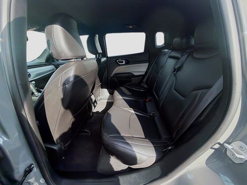 Used 2024 Jeep Compass Limited image 23