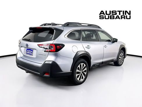 Used 2024 Subaru Outback Premium image 7