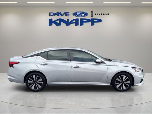 Used 2021 Nissan Altima 2.5 SV image 9
