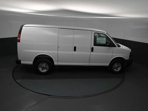 New 2026 GMC Savana 3500 w/ Driver Convenience Package RWD image 17