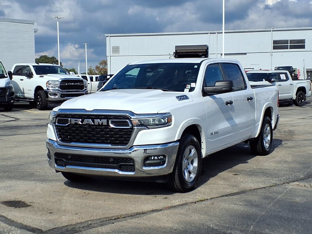 Used 2025 RAM 1500 Big Horn AWD/4WD image 2