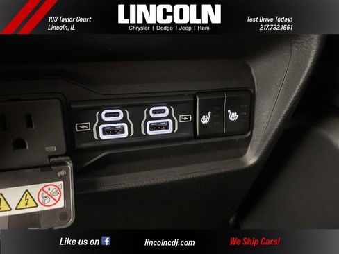 New 2025 Jeep Grand Cherokee Limited w/ Black Appearance Package image 14