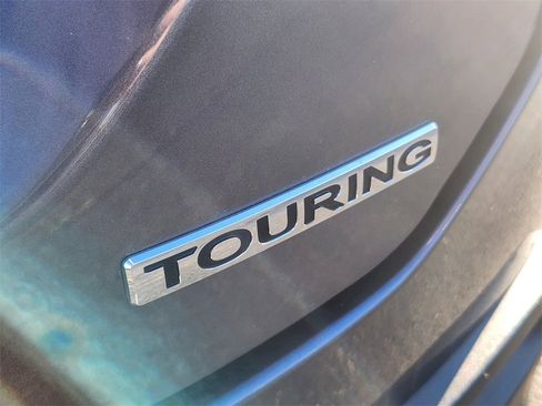 Used 2024 Honda Pilot Touring image 7