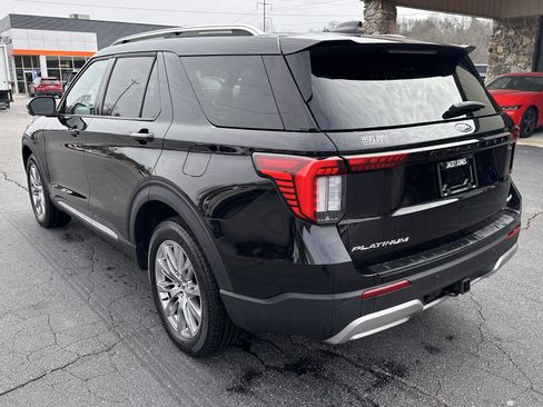 Used 2025 Ford Explorer Platinum image 8