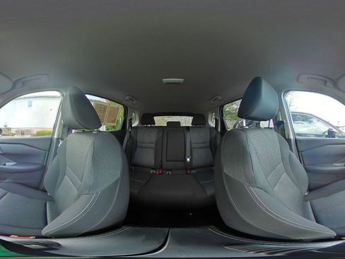 Used 2025 Nissan Rogue SV FWD image 43