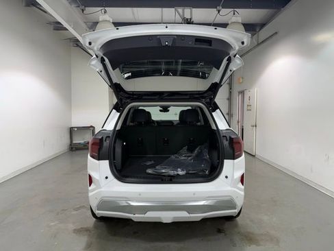 New 2026 GMC Terrain Denali w/ LPO, Black Badging Package AWD/4WD image 8