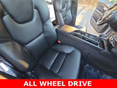 Used 2019 Volvo XC90 T6 Momentum image 10