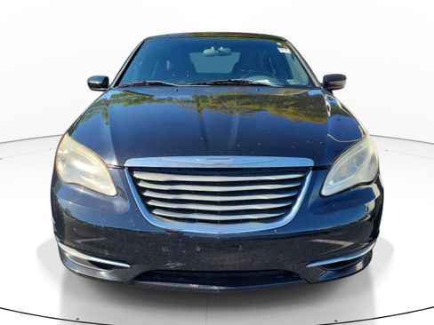 Used 2013 Chrysler 200 Touring w/ Cold Weather Group FWD image 2