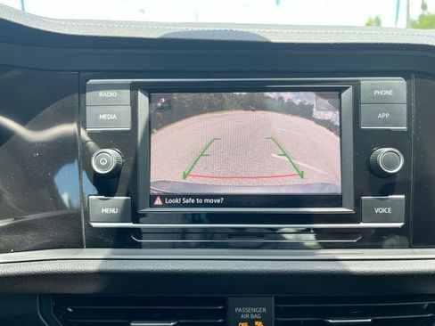 Used 2022 Volkswagen Jetta SE image 22