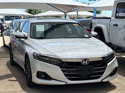 Certified 2022 Honda Accord Touring image 3