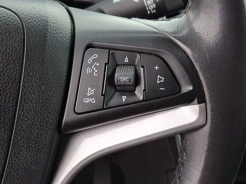 Used 2021 Chevrolet Trax LT w/ LT Convenience Package image 24