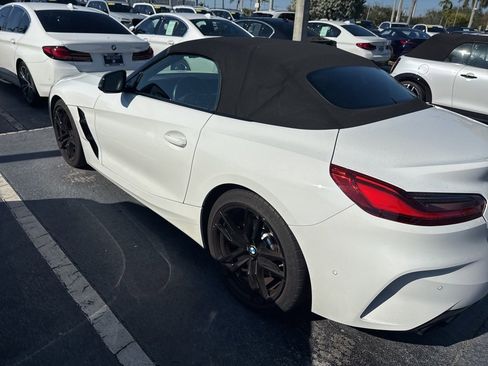 Used 2023 BMW Z4 M40i w/ Premium Package image 6