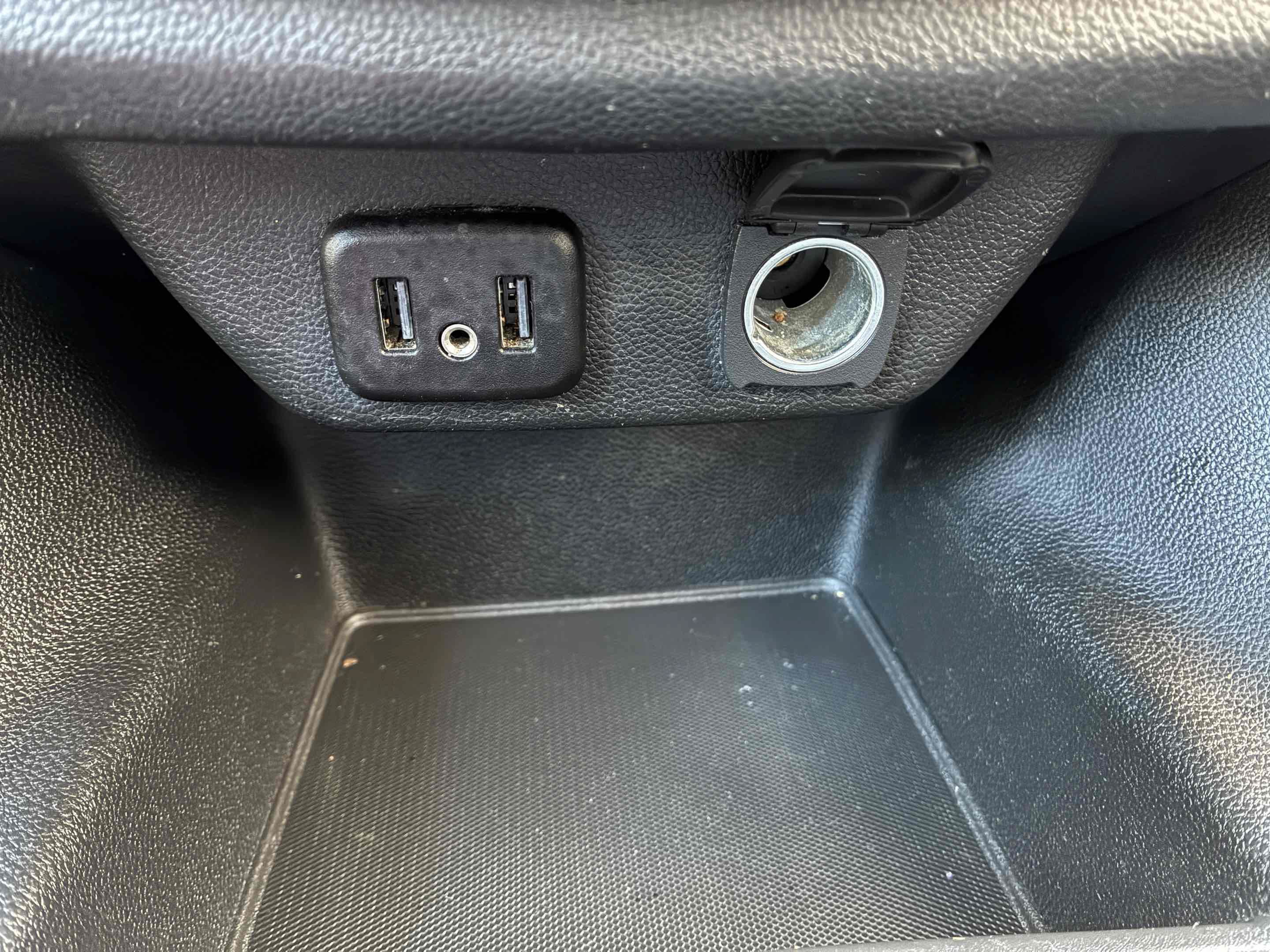 Used 2020 Chevrolet Traverse LS FWD image 34