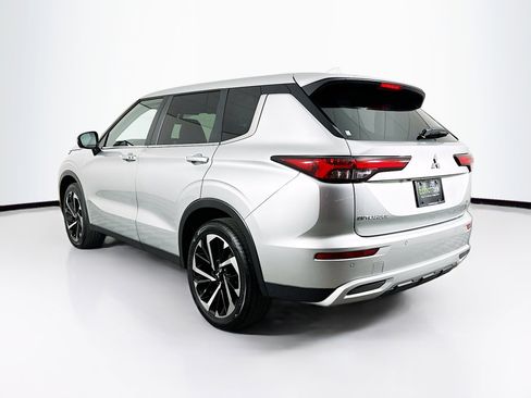 Used 2024 Mitsubishi Outlander SE Black Edition image 5