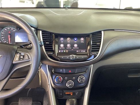 Certified 2022 Chevrolet Trax LS w/ Tint and Cruise Package image 19