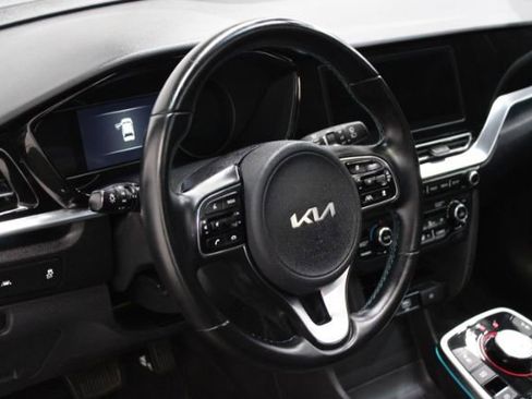 Used 2022 Kia Niro EX Premium FWD image 14