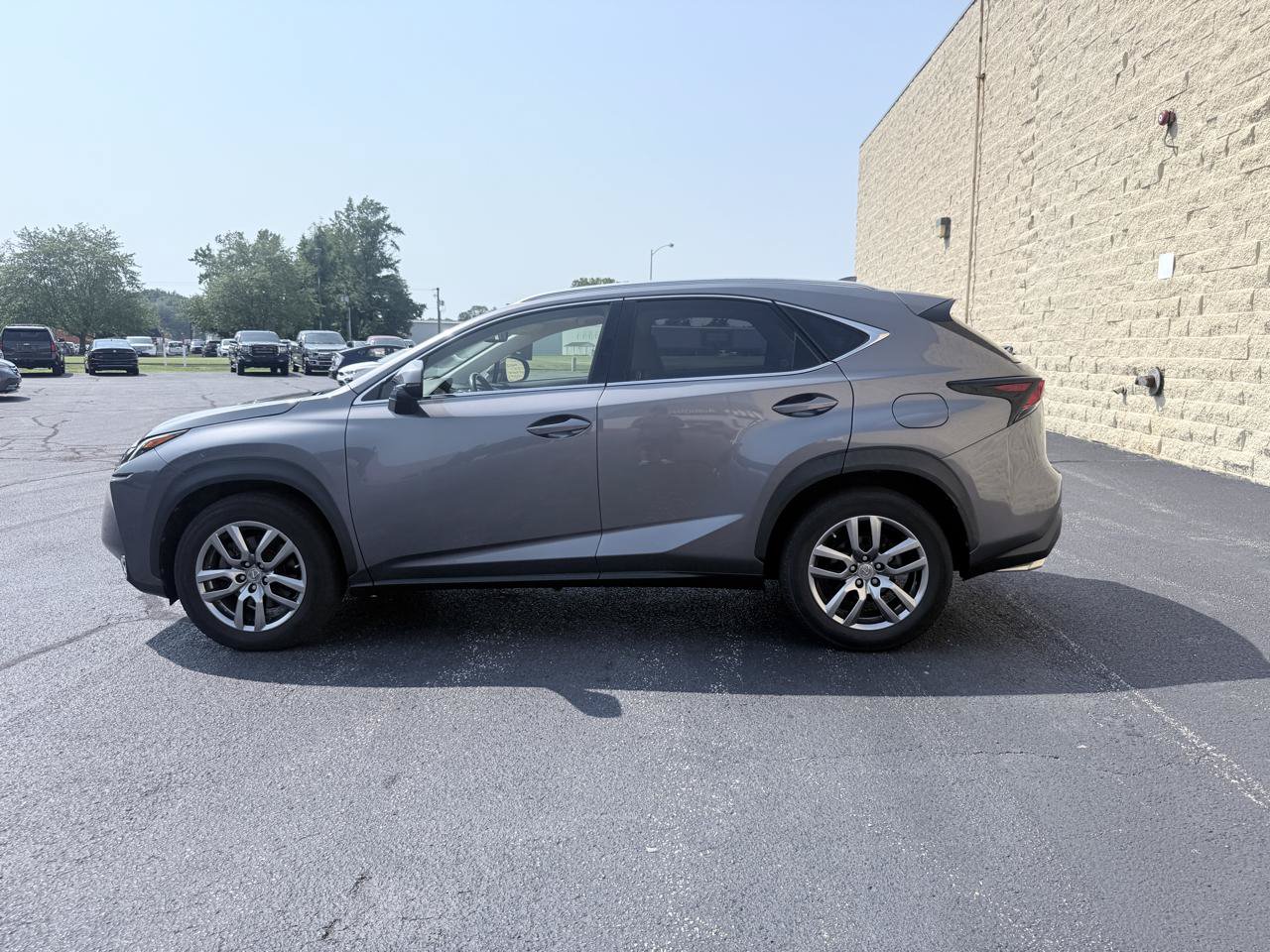 Used 2015 Lexus NX 200t FWD w/ Luxury Package image 2