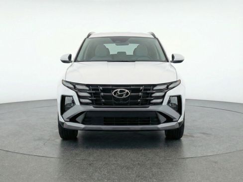 Used 2025 Hyundai Tucson SEL FWD image 2