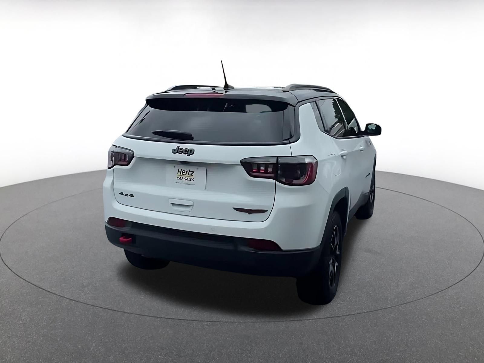 Used 2025 Jeep Compass Trailhawk AWD/4WD image 13