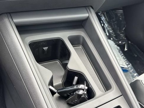 New 2026 Volkswagen Tiguan SE R-Line FWD image 23