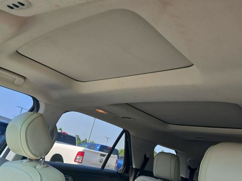 Used 2016 Ford Explorer Platinum AWD/4WD image 17