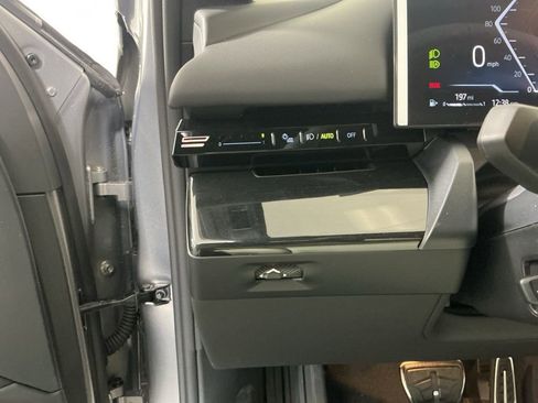 New 2026 BMW 530i w/ M Sport Package RWD image 17