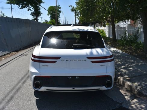 Used 2022 Genesis GV70 2.5T w/ Select Package AWD/4WD image 7