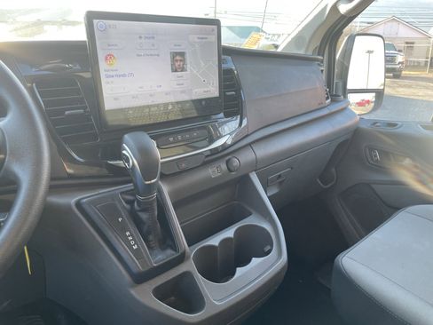 Used 2023 Ford Transit 350 XLT image 22