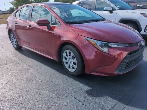Used 2025 Toyota Corolla LE FWD image 4