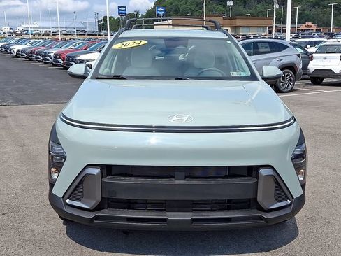 Used 2024 Hyundai Kona SEL AWD/4WD image 2