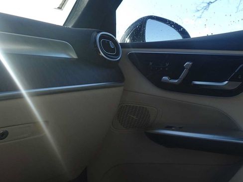 Used 2026 Mercedes-Benz GLC 300 4MATIC image 32
