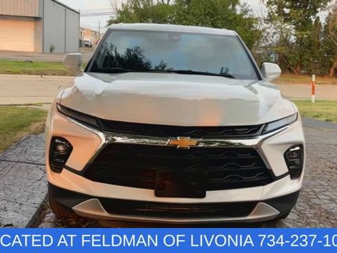 Used 2025 Chevrolet Blazer LT AWD/4WD image 3