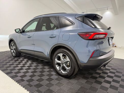 Used 2025 Ford Escape ST-Line w/ Tech Pack #1 FWD image 4