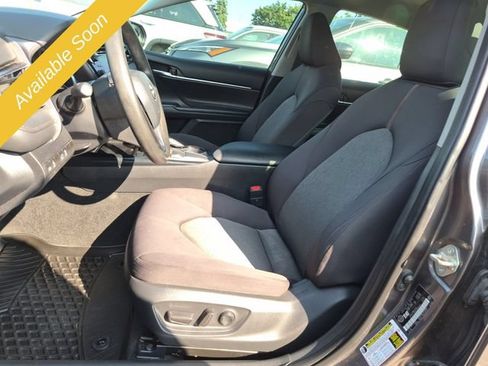 Used 2020 Toyota Camry LE FWD image 6