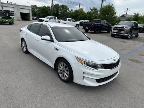Used 2018 Kia Optima LX w/ 17" Alloy Wheels Package FWD image 22